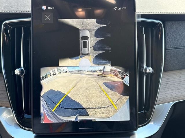 2026 Volvo XC90 B5 Plus