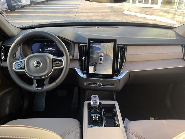 2026 Volvo XC90 B5 Plus