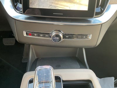 2026 Volvo XC90 B5 Plus