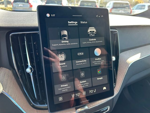 2026 Volvo XC60 B5 Plus