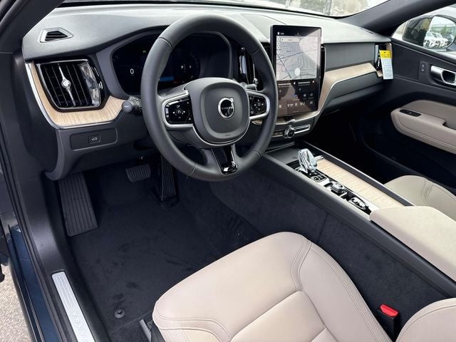 2026 Volvo XC60 B5 Plus