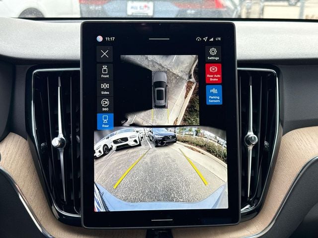 2026 Volvo XC60 B5 Plus