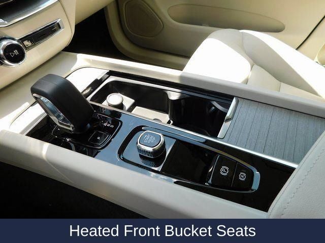 2025 Volvo XC60 Plus