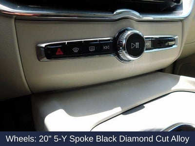 2025 Volvo XC60 Plus