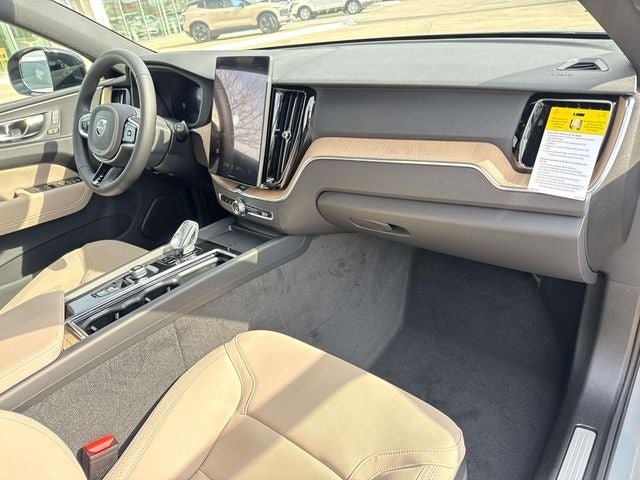 2026 Volvo XC60 B5 Plus