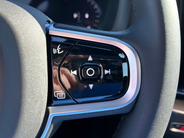 2026 Volvo XC60 B5 Core