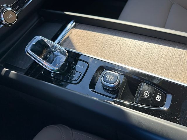 2026 Volvo XC60 B5 Core