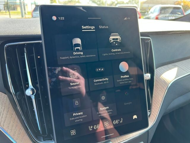 2026 Volvo XC60 B5 Core