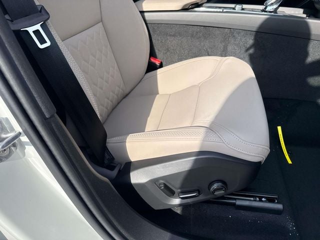 2026 Volvo XC60 B5 Core