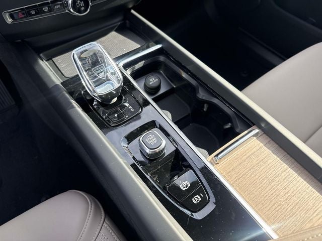 2026 Volvo XC60 B5 Core