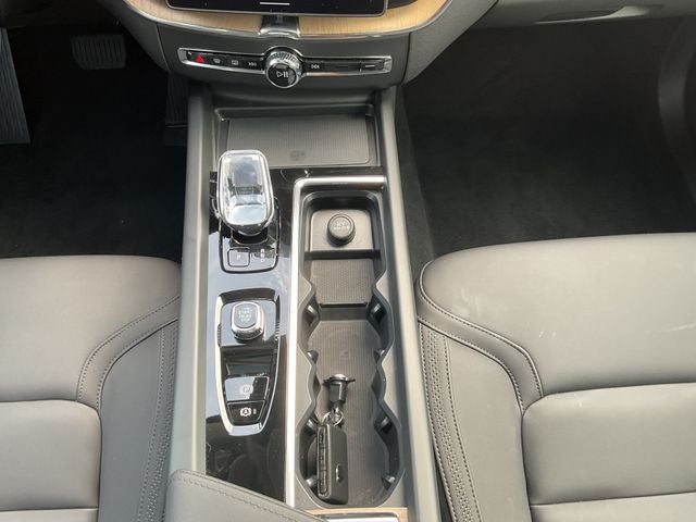 2026 Volvo XC60 B5 Core