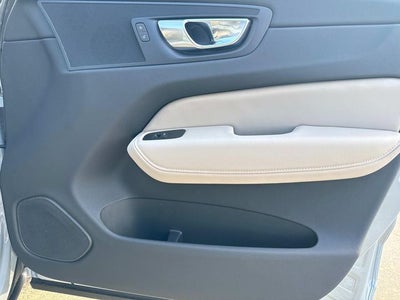 2026 Volvo XC60 B5 Core