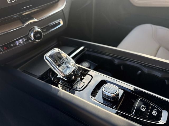 2026 Volvo XC60 B5 Core