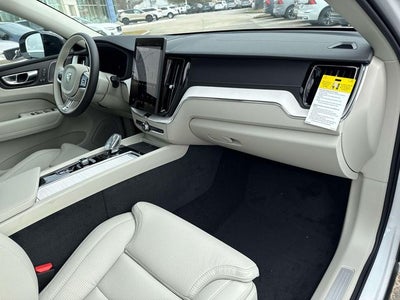 2026 Volvo XC60 B5 Ultra