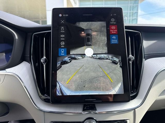 2026 Volvo XC60 B5 Ultra