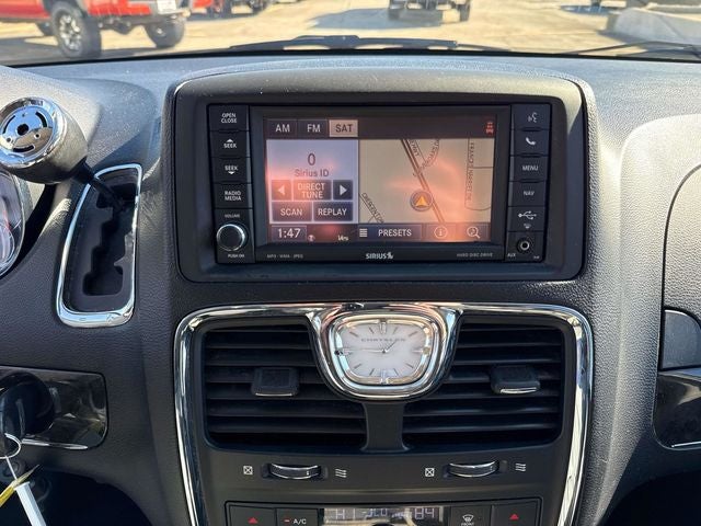 2012 Chrysler Town & Country Touring-L