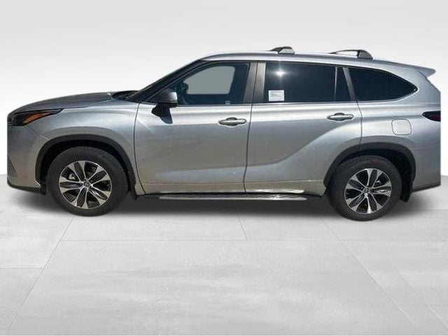 2025 Toyota Highlander Hybrid XLE