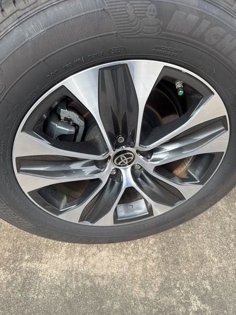 2025 Toyota Highlander XLE