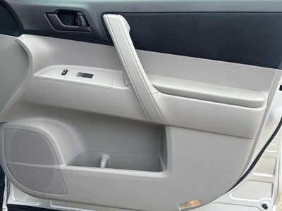 2011 Toyota Highlander Base