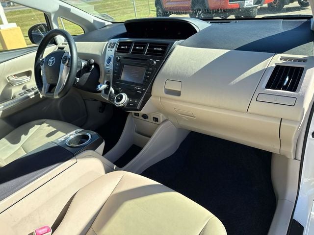 2014 Toyota Prius v Five