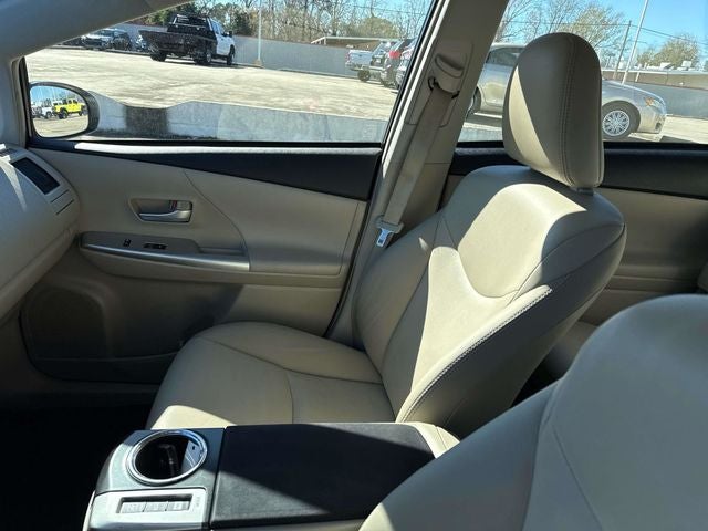 2014 Toyota Prius v Five